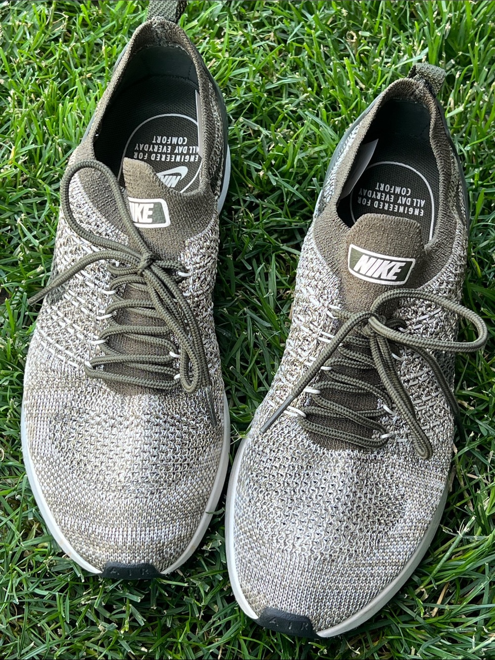 Nike Air Zoom Mariah Flyknit Racer in Olive Green